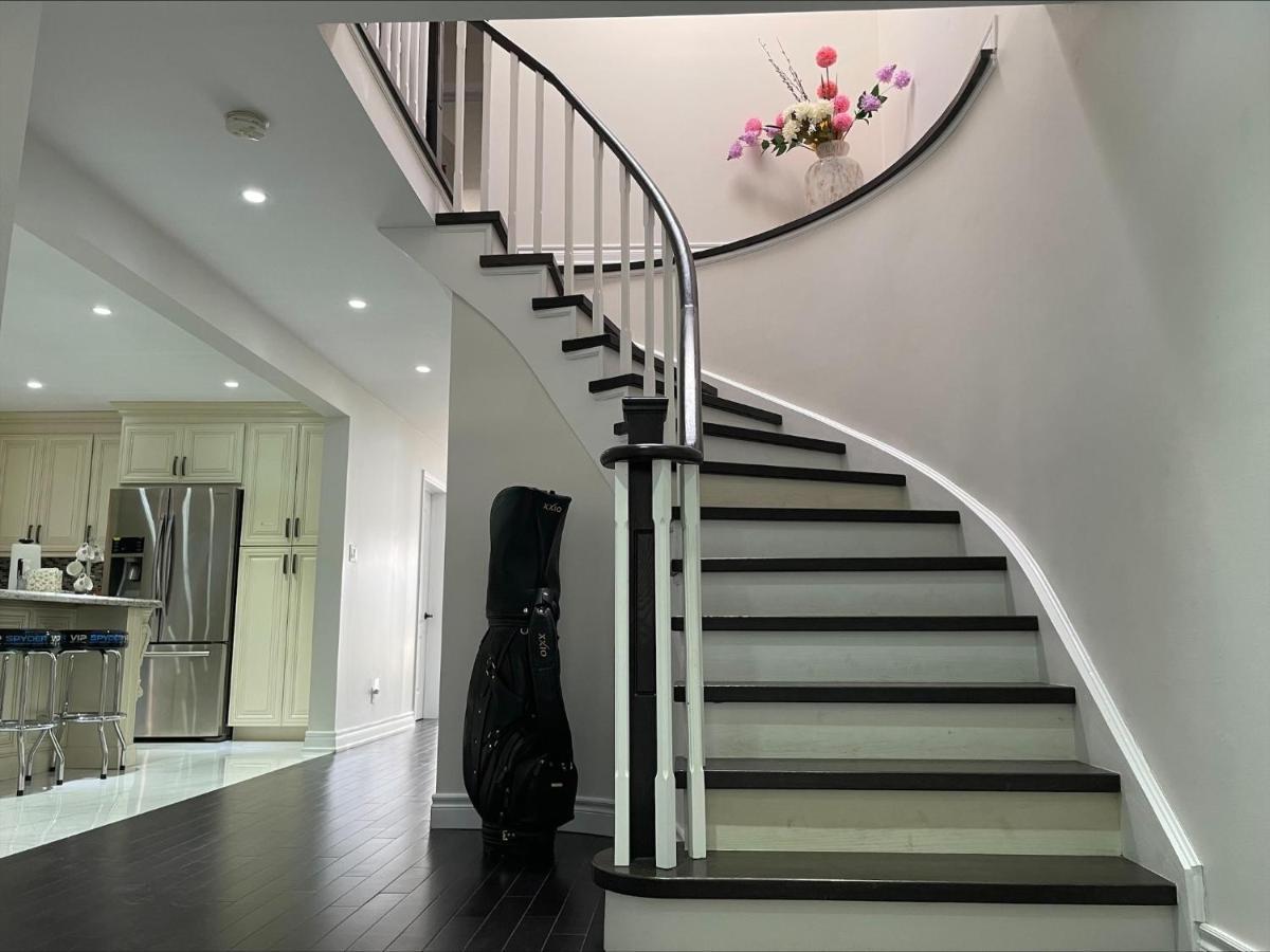 Apartament Btn Family-Style Bustling Area Self-Check-In So Fast Fiber Net Free Parking Toronto Zewnętrze zdjęcie