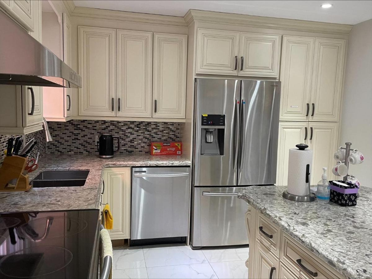 Apartament Btn Family-Style Bustling Area Self-Check-In So Fast Fiber Net Free Parking Toronto Zewnętrze zdjęcie